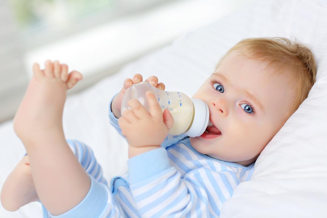 Bayi menangis dan meragam menandakan susu formula tidak sesuai dengannya.