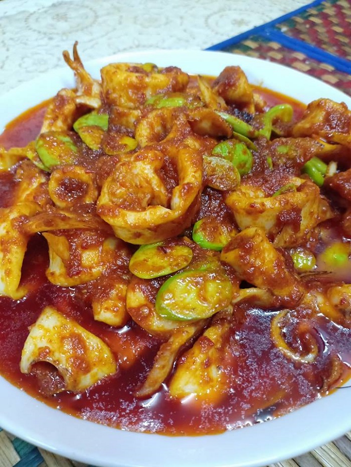 Sambal sotong petai berkuah pekat