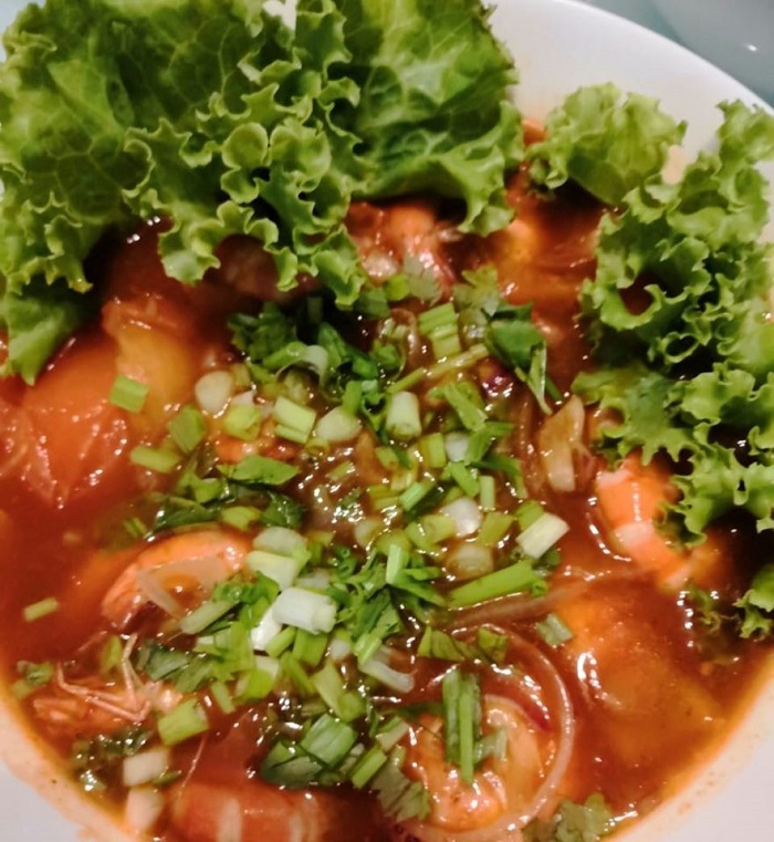 Udang masak bersama sos pekat