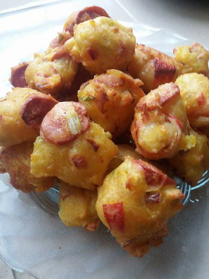 Cucur sosej dan isi ketam