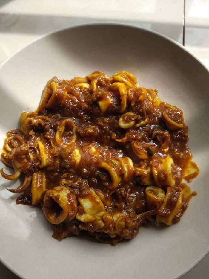 Sotong goreng kam heong dengan daun kari