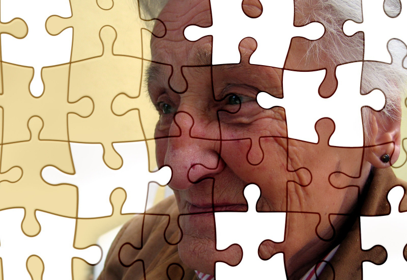 Orang warga emas yang berfikir untuk cegah Alzheimer