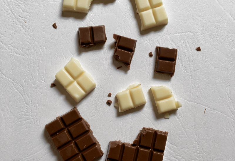 Bebatang coklat gelap