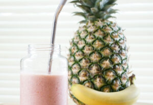 Jus pisang, nanas dan susu yang berkrim