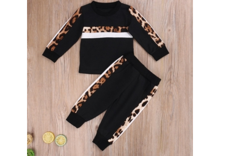 Set baju T-shirt warna-warni untuk kanak-kanak