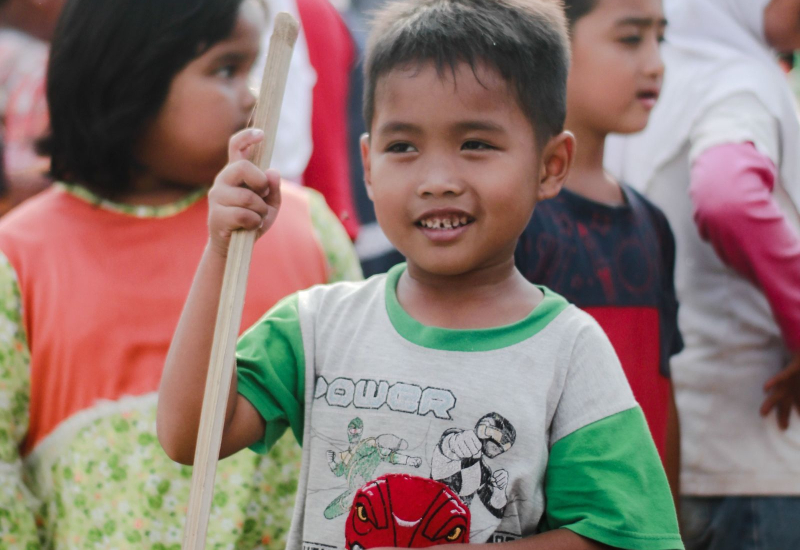 Kanak-kanak fasih dwibahasa berkomunikasi dengan yakin