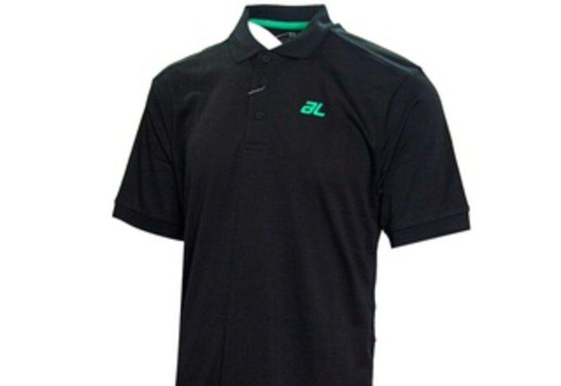 T-shirt lelaki berwarna gelap