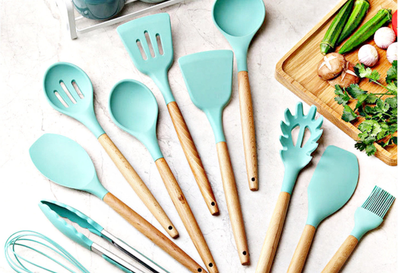 Set perkakas dapur lengkap