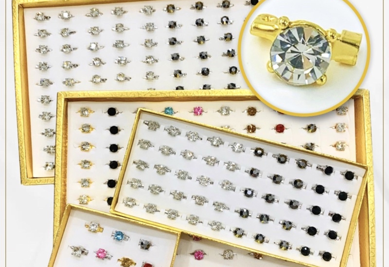 Pin tudung dan brooch berdesain elegan