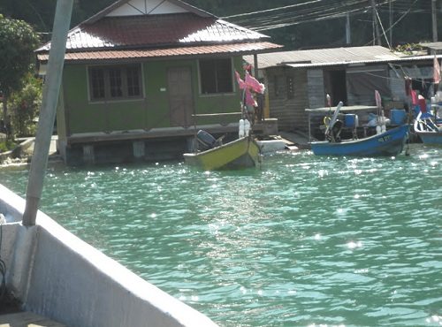 Pantai Teluk Gadong di Pulau Pangkor