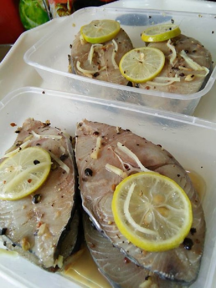 Koleksi pelbagai masakan ikan tenggiri sedap dan menggunyah liur untuk lauk nasi putih.