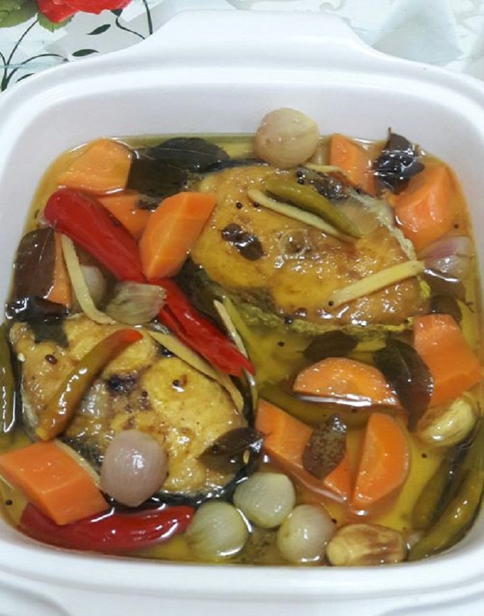 Ikan tenggiri masak cuka dengan sos pedas masam