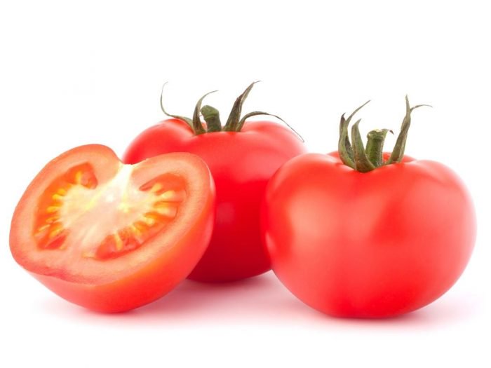 Pelbagai jenis tomato merah segar yang kaya dengan khasiat dan nutrisi untuk kesihatan