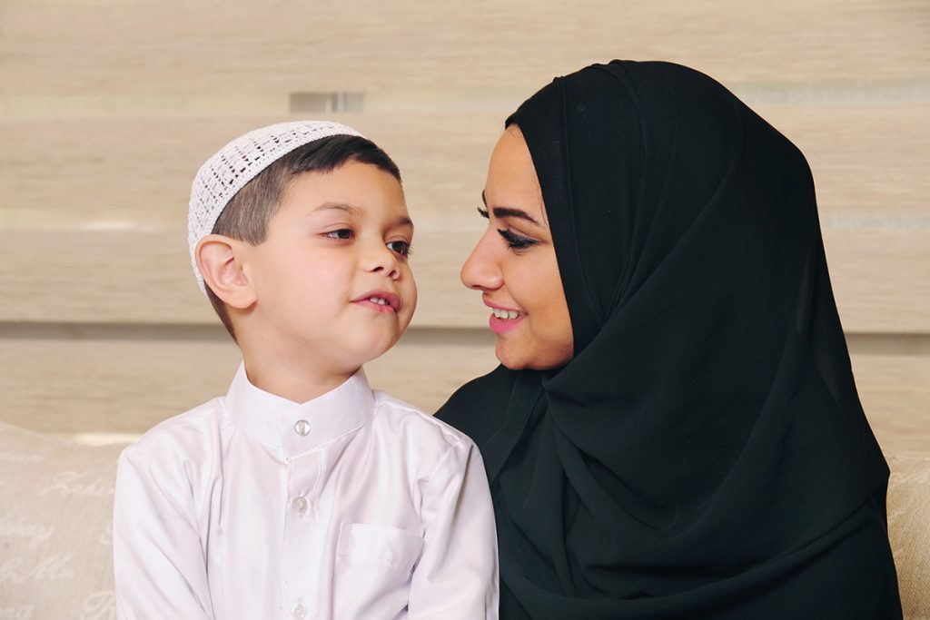 Ibu terangkan keutamaan dan penyelesaian kepada anak